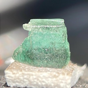 Natural Emerald Rough, Green Emerald, Emerald Raw, Emerald Crystal, Uncut Emerald, Emerald For Pendant/Jewelry, 1.70 Cts Emerald Raw.