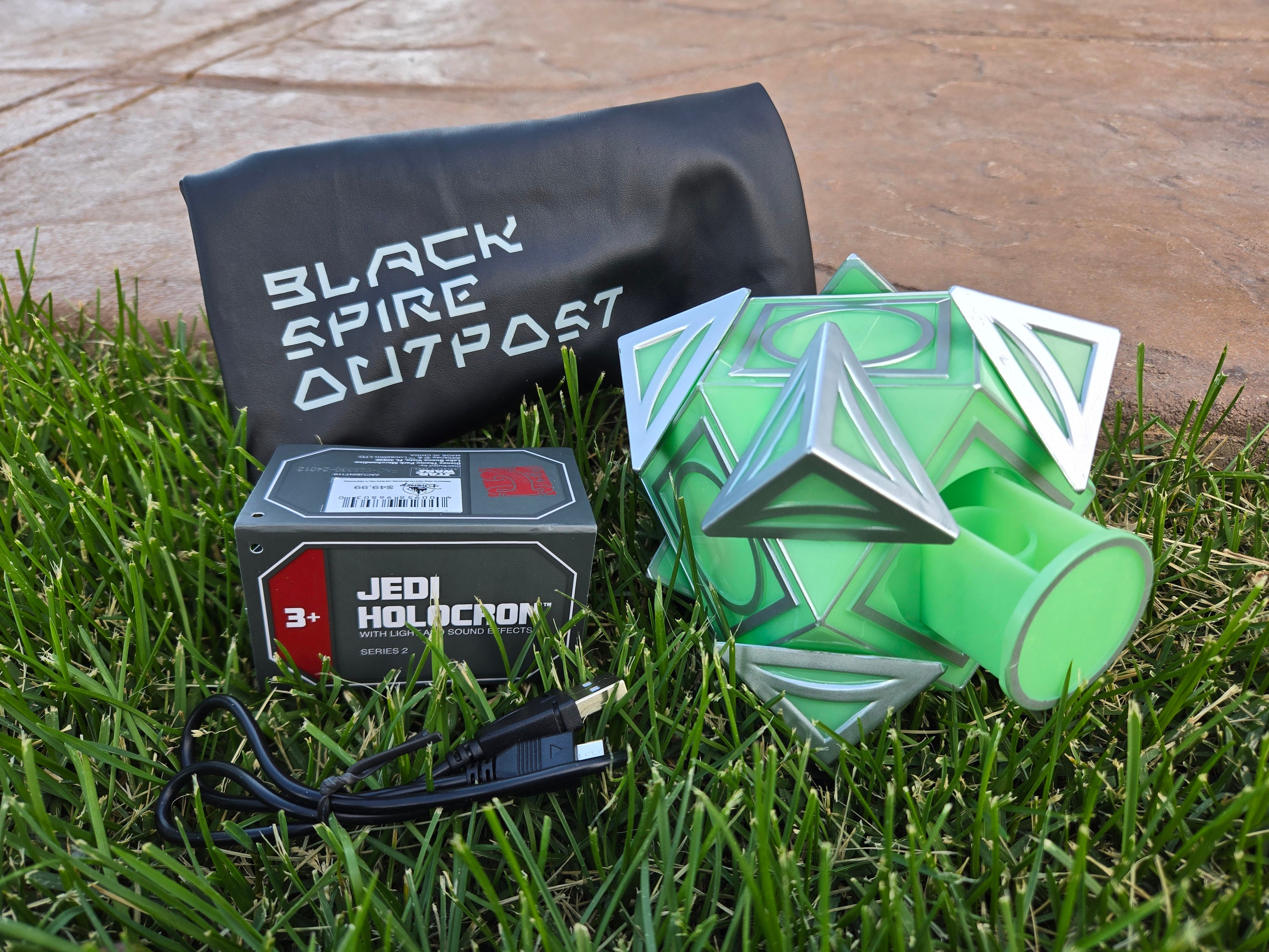 WDW スターウォーズ ジェダイホロクロン Holocron WDW スターウォーズ ジェダイホロクロン Holocron Amazon.com