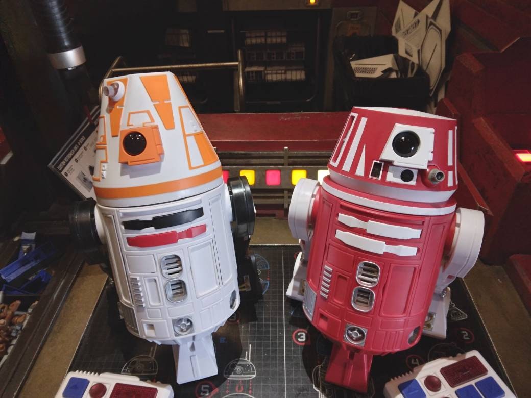 Custom Star Wars Galaxy's Edge Droid Depot R-Unit Astromech Custom Star Wars Galaxy's Edge Droid Depot R-Unit Astromech