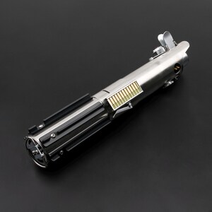 Skywalker EP7 Custom Lightsaber (Highly accurate!) image 2