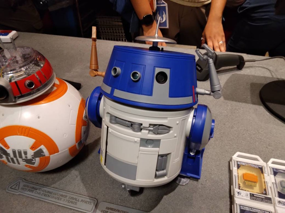 ギャラクシーズエッジ ドロイドデポ スターウォーズR2D2ラジコン Amazon.co.jp: ギャラクシーズエッジ R2-D2 ドロイド Wind-Up