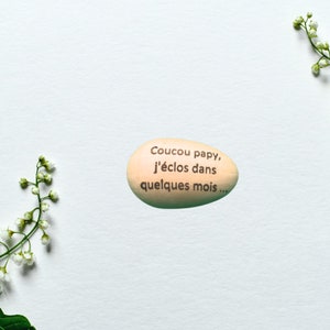 Personalized wooden egg for original pregnancy announcement, future baby, godfather godmother request, birth announcement close grandparents Avec pochon blanc