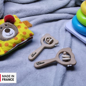 Hochet de bébé nouveau-né, hochet en bois personnalisé avec le nom de bébé, anneaux de jouet en en bois, cadeaux de bébé, jouet souvenir image 1