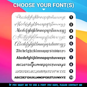 Könnte beinhalten: Eine Grafik mit 10 verschiedenen Schriftstilen in schwarzem Text auf einem rosa, orangefarbenen und gelben Hintergrund. Der Text lautet "CHOOSE YOUR FONT(S)" und enthält die Zahlen 1 bis 10.