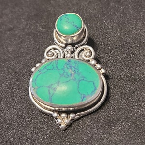 Sterling Silver 37x23MM Green Stone with Blue Line Pendant