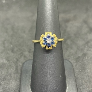 Vintage 14K Yellow Gold Diamond and Sapphire Flower Ring