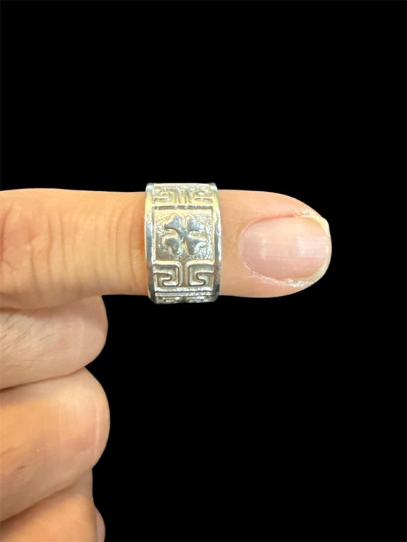 Sterling Silver Scroll Four Leaf Clover 10MM Band - image 3