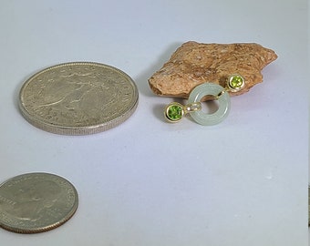 Vintage 14K Yellow Gold Jade, Peridot, and Diamond Dangle Pendant