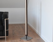 Design LED-Stehleuchte aus Wenge und Edelstahl