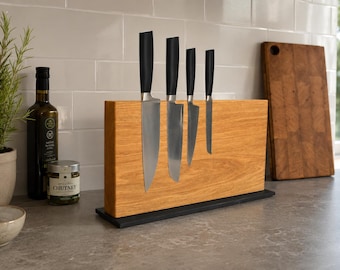 Knife block No. 2, handcrafted oak | magnetic on both sides | JANHO Signature Edition | 6–20 knives | Premium knife block