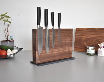 Knife Block No. 2, Handcrafted Walnut | Magnetic on Both Sides | JANHO Essential Series | 6–20 Knives | Premium Knife Block