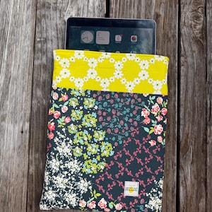 Large Book Sleeve / Book Cover / Book Pouch / eReader Sleeve / iPad Sleeve / Book Lovers Gift | Bookish