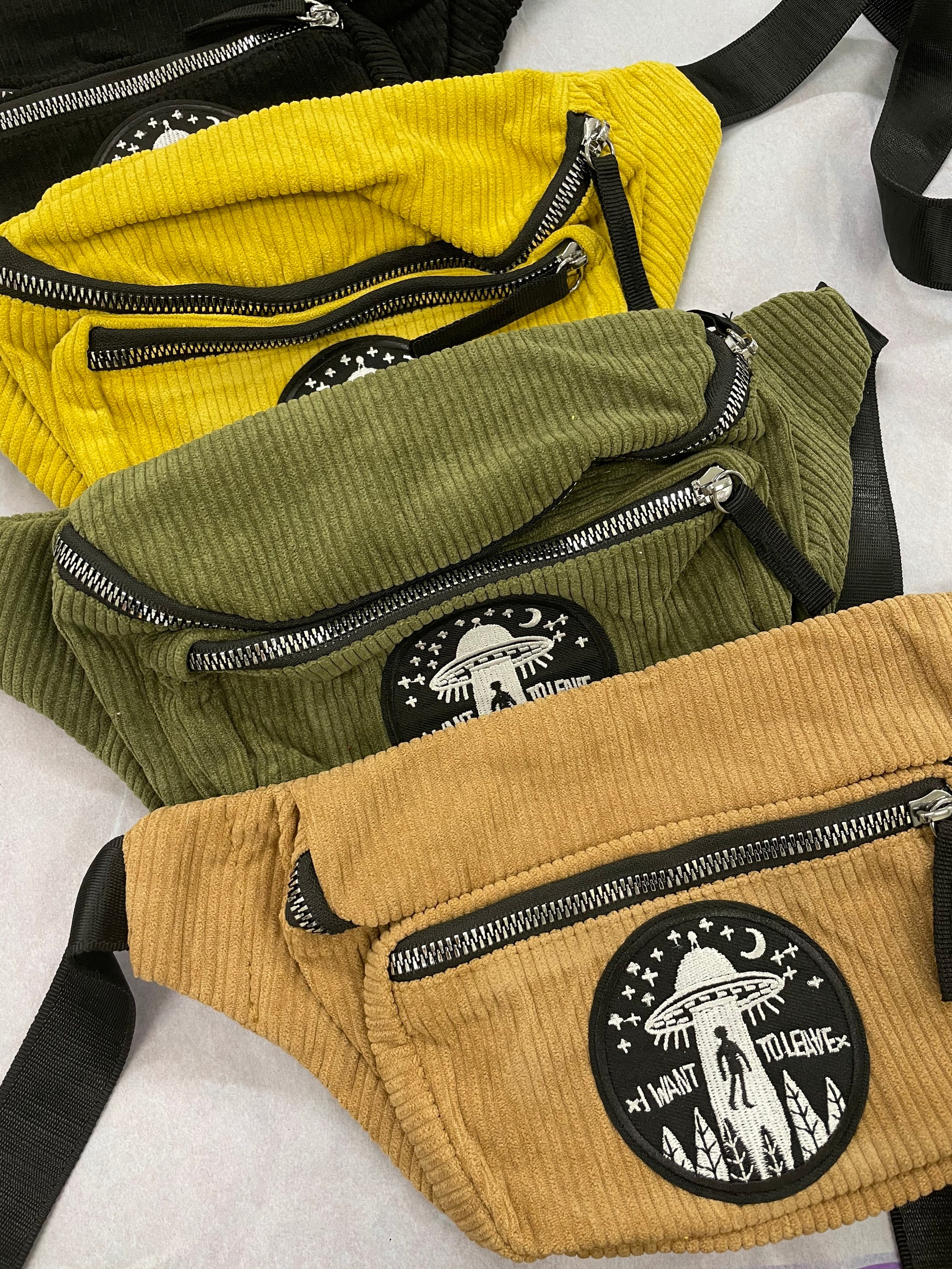 Kynd Bags "I Want To Leave" Fanny Pack Rollerskate Skate Wa…