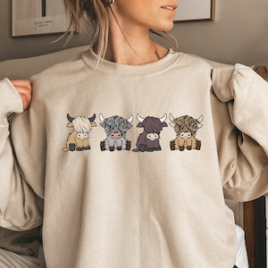 Highland Cow Sweatshirt | Cute Cow Sweatshirt | Western Crewneck | Highland Cow Shirt | Cow Gifts | Cow Shirt | Highland Cow Crewneck |