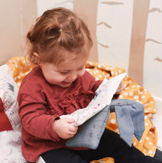 Sensory book-Quiet book-Baby book-Baby first book-Babyshower present-Babyshower gift-Baby soft book-Quiet baby book-Crinkle sound-Cotton