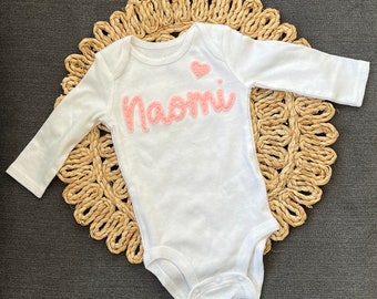 Baby Name ®, Custom Baby Name Felt bodysuits,  Personalized baby top, coming home outfit, Baby Name Reveal long sleeve bodysuit