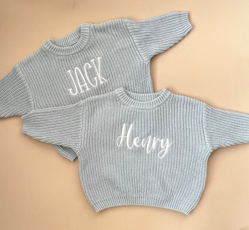 Personalized Embroidered Oversized Name Kids Toddler Baby Sweater Bild 1