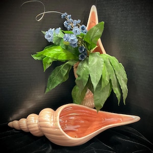 Vintage Set of Ceramic Wall Planters in a Conch Shell Shape, For Artificial Flowers