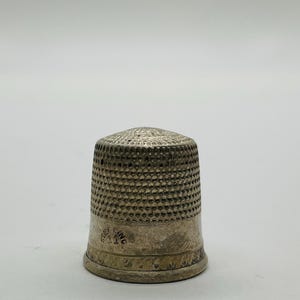 Vintage Sterling Silver Thimble/Simple Design with a Thin Decorative Band Around the Bottom/Marked Sterling
