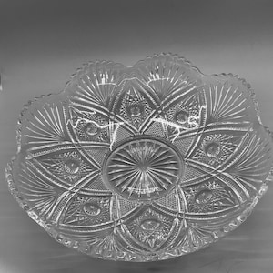 Deep Cut Glass Bowl/Vintage Clear Cut Bowl/Scalloped Edge, Intricate Design