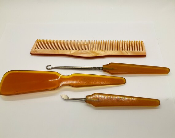 Bakelite Dresser Set/ Comb/ Shoehorn/ Implements/… - image 3