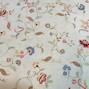 Vintage Pillowcase Set/ Standard Size/Whimsical Floral Print/ Green Border/Cotton Poly/ Vintage Linens