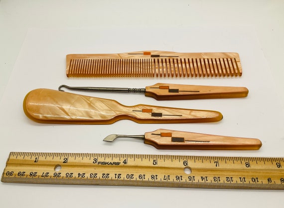 Bakelite Dresser Set/ Comb/ Shoehorn/ Implements/… - image 4