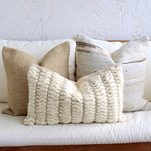 Textured pillow cover set