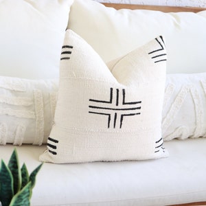 Ivory White Decorative Pillow, Authentic Mudcloth Throw Pillows, Off-White Boho Cover, Accent Long Lumbar Decor