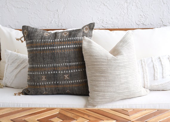 Farmhouse Pillow Covers 20x20 Set of 2 Modern Accent Decorative Throw  Pillows for Couch Chic Cotton Square Rustic Pillow Covers with Fringe for  Bed