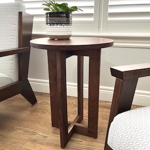 Minimalist Black Walnut Round End Table: Modern Design
