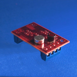 Knight Rider replicas: wireless mike microphone interface for voicebox