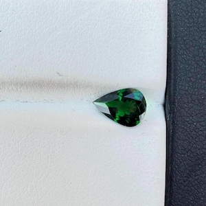 9x6 mm Pear Cut Tsavorite Garnet – 1.00 Cts | Striking Natural Elegance