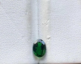 0.71 ct Oval Tsavorite Garnet: Vivid Green Gemstone (6.5x4.5 mm)