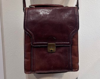 Vintage 1960&#39;s Dark Brown Leather Officer Field Bag - Shoulder Bag