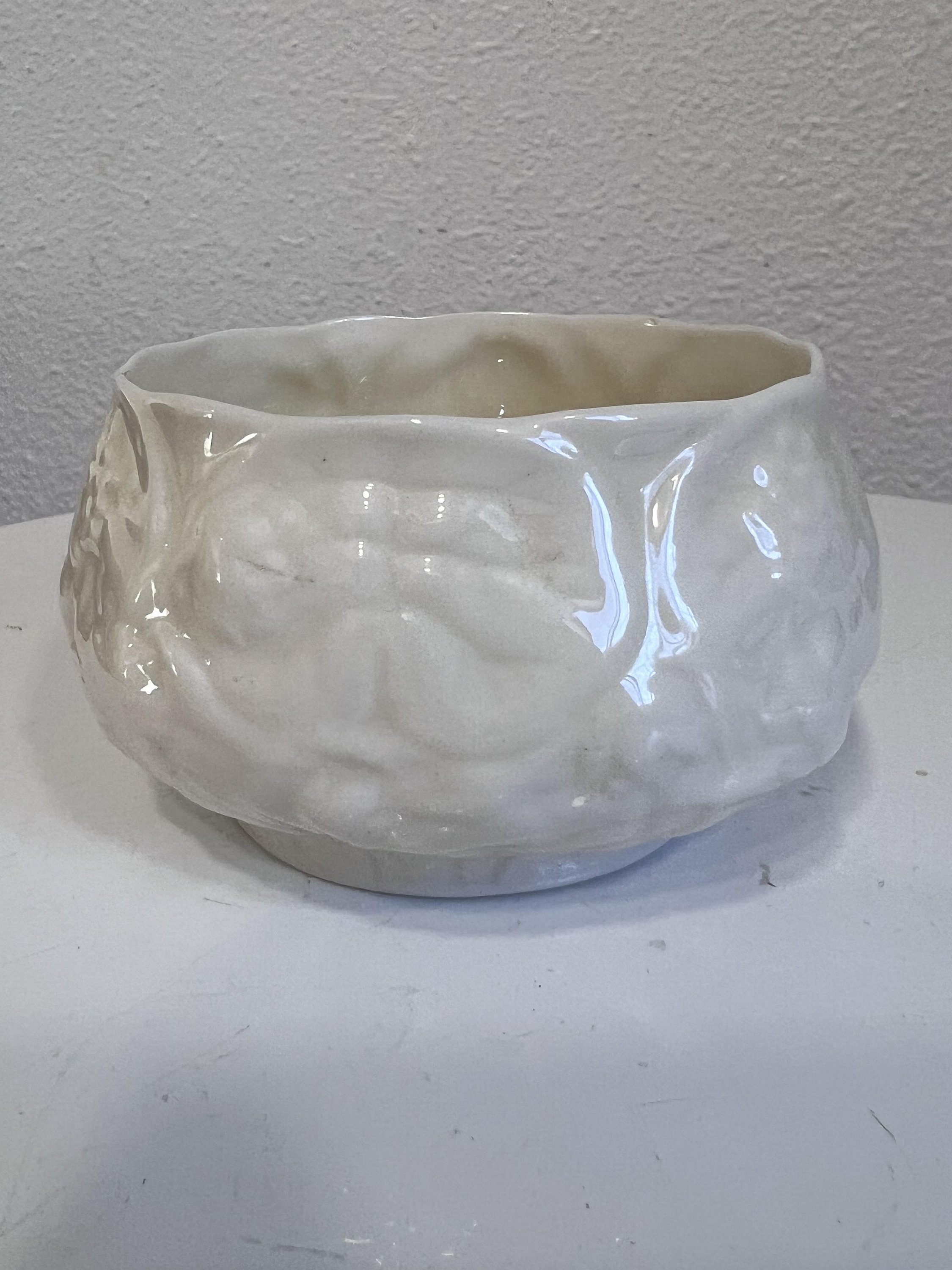 Vintage Belleek MCM Pearlescent White Porcelain '' Lotus