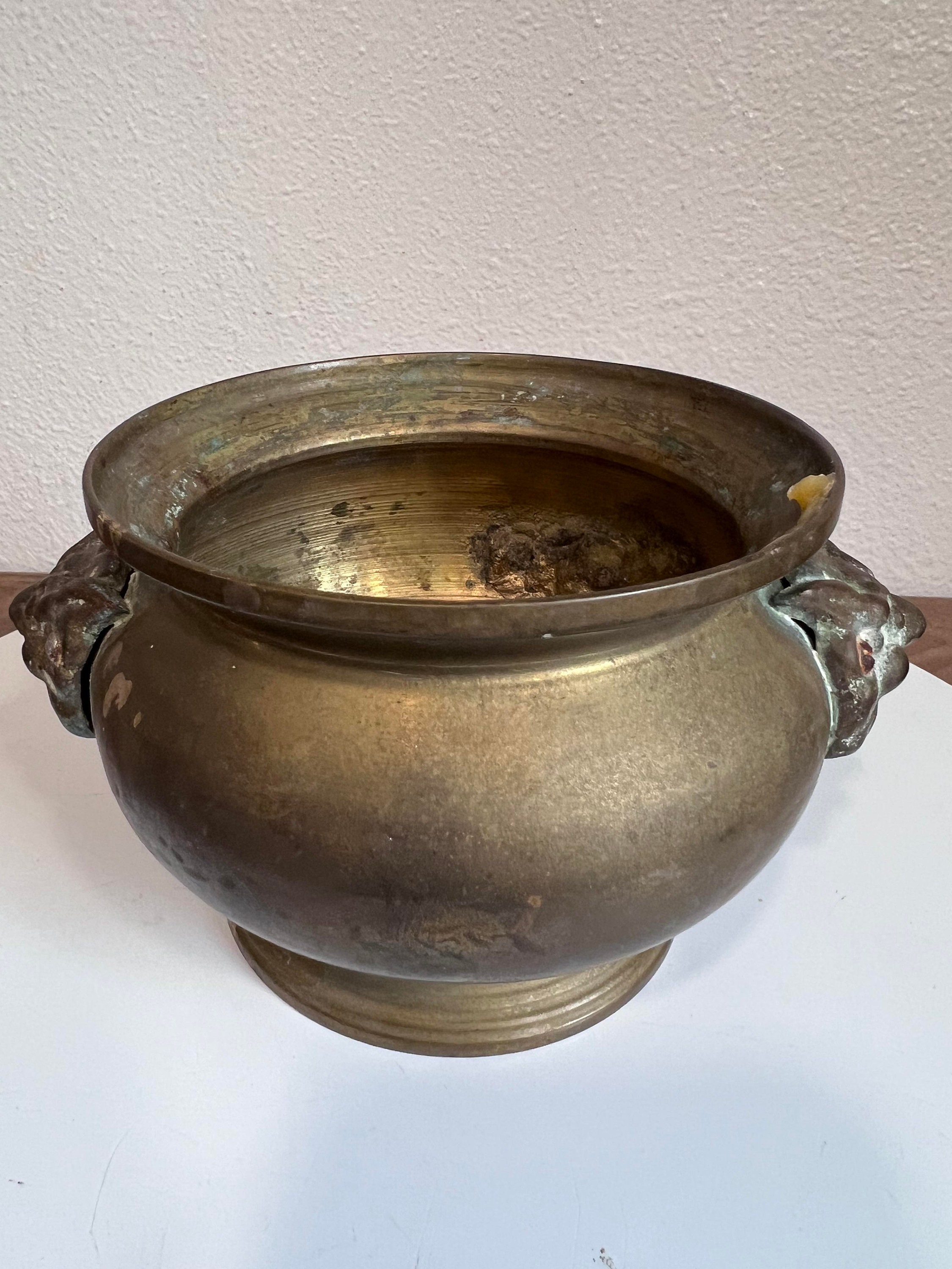 アンティーク中国青銅製香炉 / 緑青付き寺院用ライオン取っ手 19 世紀