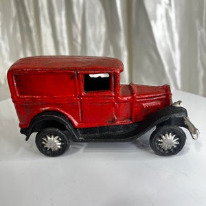 Vintage Reproduction  1920&#39;s Arcade Cast  Iron Model T FORD Four Door Sedan