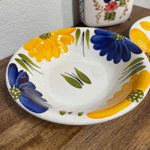 Hand painted Made in Italy , Maxam, Daisy Floral Yellow Blue Bowl - Coupe Soup/Salad/Servin g Bowl D-10 1/4''   A-1