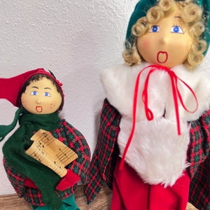 Set of 2 Carolers Christmas Holiday Decorations F1223