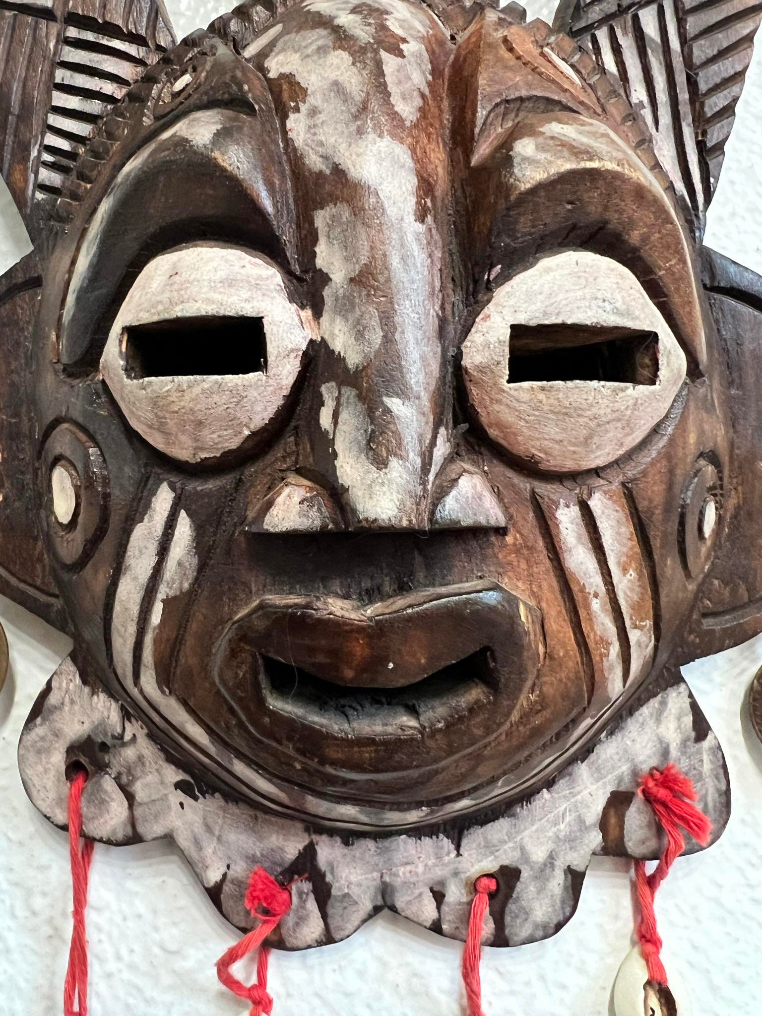 アフリカンマスク 部族のフェイスマスク 木製 手彫り 壁掛け アフリカンマスク 部族のフェイスマスク 木製 手彫り 壁掛け