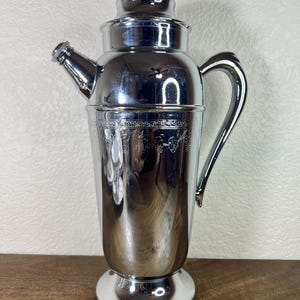 Art Deco chrome plate cocktail shaker 12&#39;&#39; tall