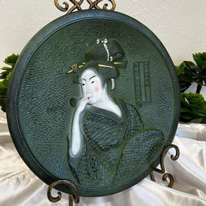 Large Cast Iron Geisha Girl Decorative Wall  Plate, Diam-11.4 inch, without stand, Very Heavy