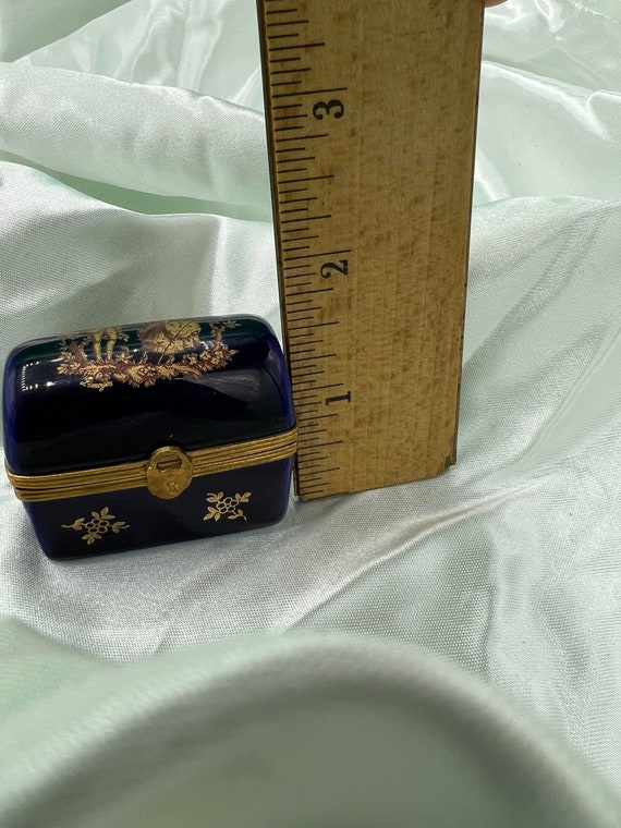 Limoges France , Signed trinket box pillbox minia… - image 8