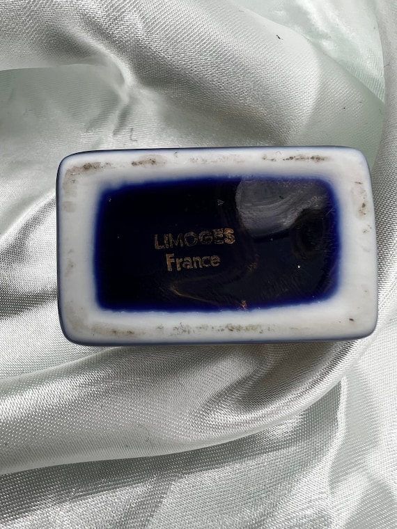 Limoges France , Signed trinket box pillbox minia… - image 9