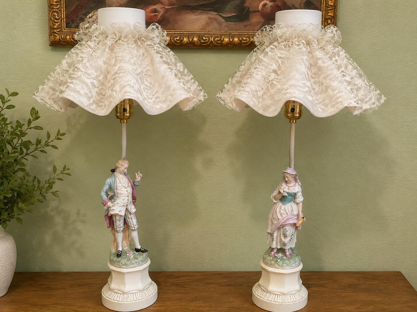Vintage Victorian Romantic Couple Lamp - Etsy