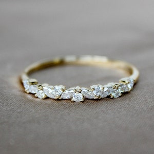 Alianza de boda con diamantes de moissanita redondos en forma de marquesa, alianza vintage a juego en oro de 14 k y 18 k, regalo de regalo, alianza de media eternidad, oro blanco rosa