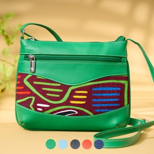 Cartera Bandolera Cuero Artesanal Wayuu y Mola Boho / 8*9