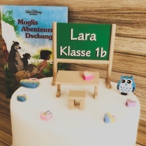 Personalisierbares Cake Topper Set "Klassenzimmer zum Schulanfang" - individueller und mehrfarbiger Eyecatcher für die Einschulungstorte