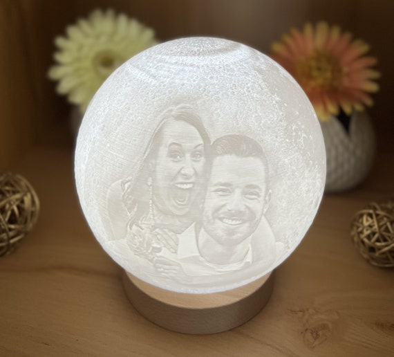 Personalisierte 3D Mondlampe Perfektes Geschenk mit individuellem Bild und  Spruch 16 Farben mit Dimmfunktion - .de